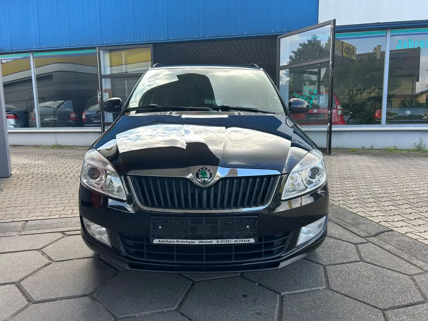 Skoda Fabia Combi Family DSG AHK SHZ inkl. Garantie Noir - 2