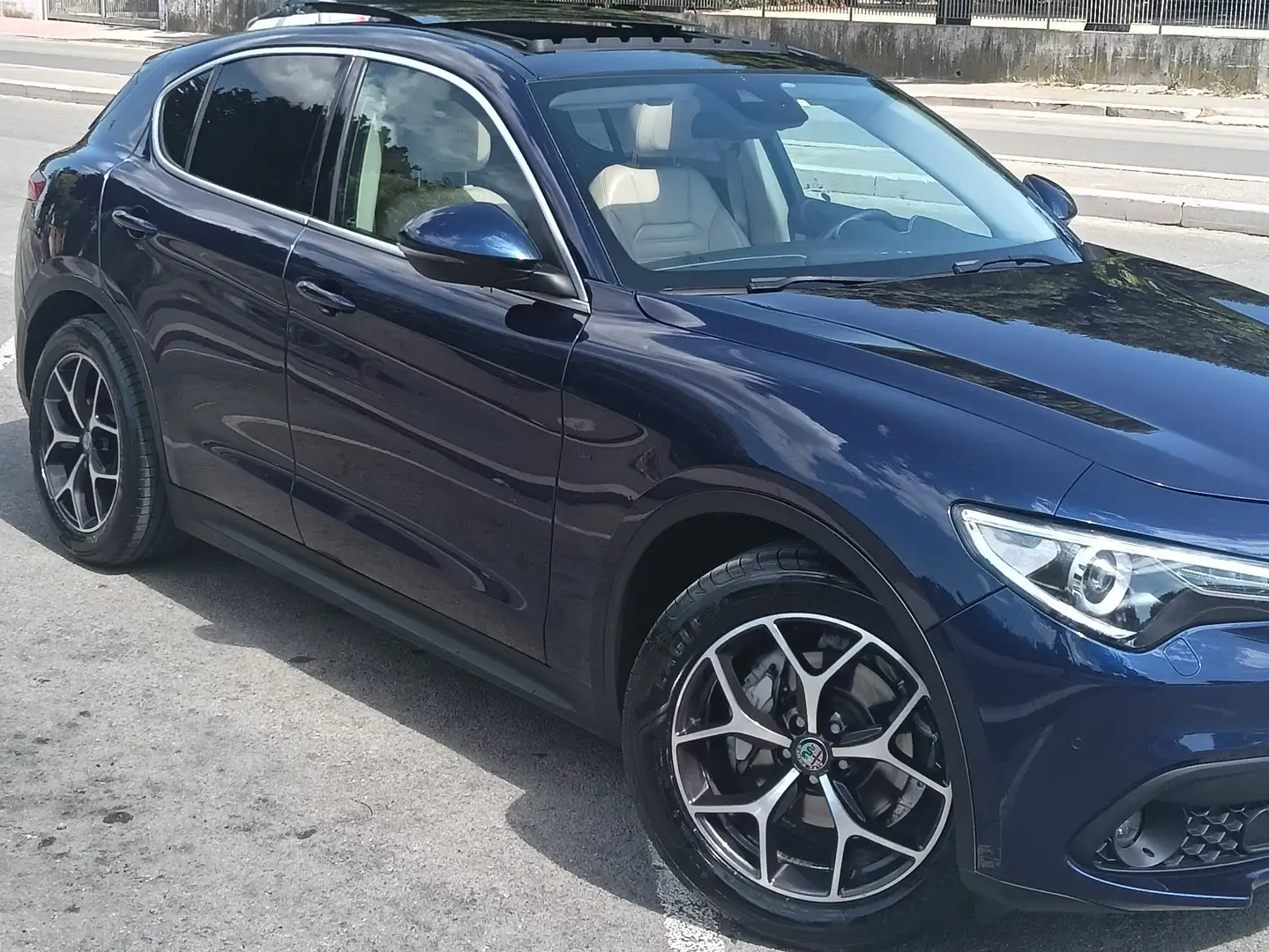 Alfa Romeo Stelvio 2.2 Executive con pack lusso tetto Azul - 1
