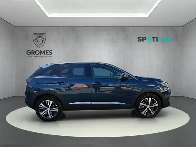Peugeot 3008 view 2
