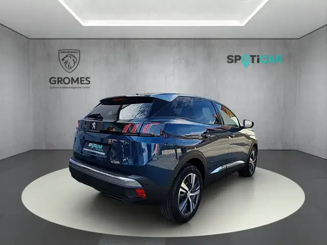 Peugeot 3008 view 3