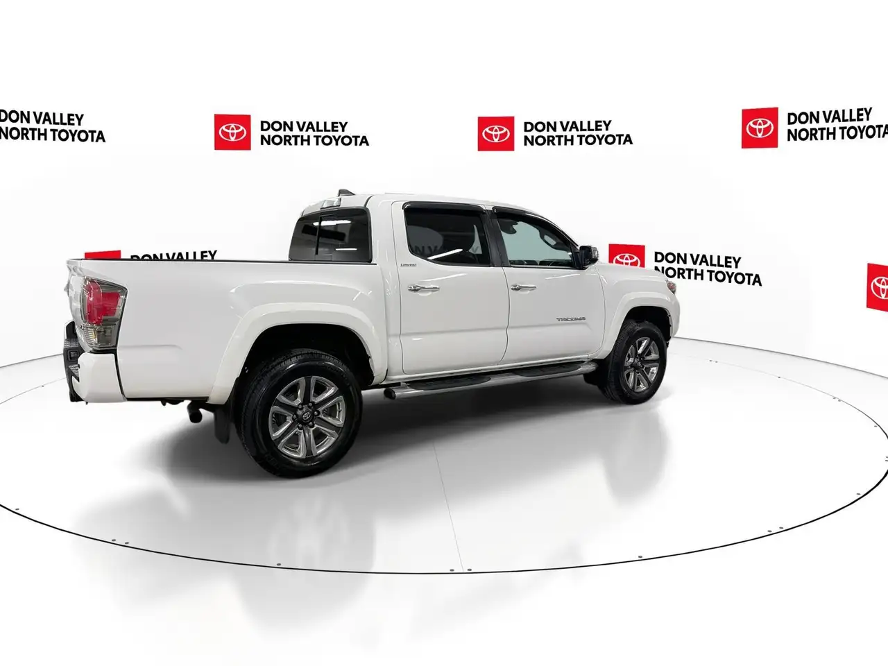 Toyota Tacoma снимка Toyota Tacoma