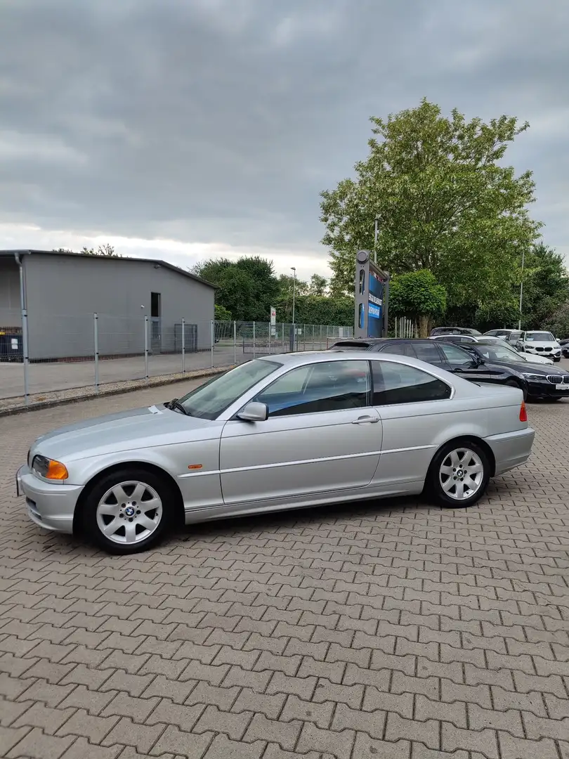 BMW 320 Ci - 2