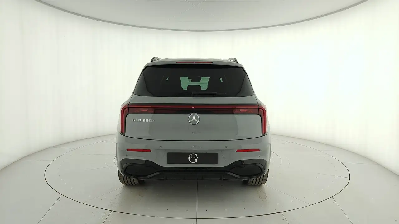 Mercedes-Benz GLB 2026