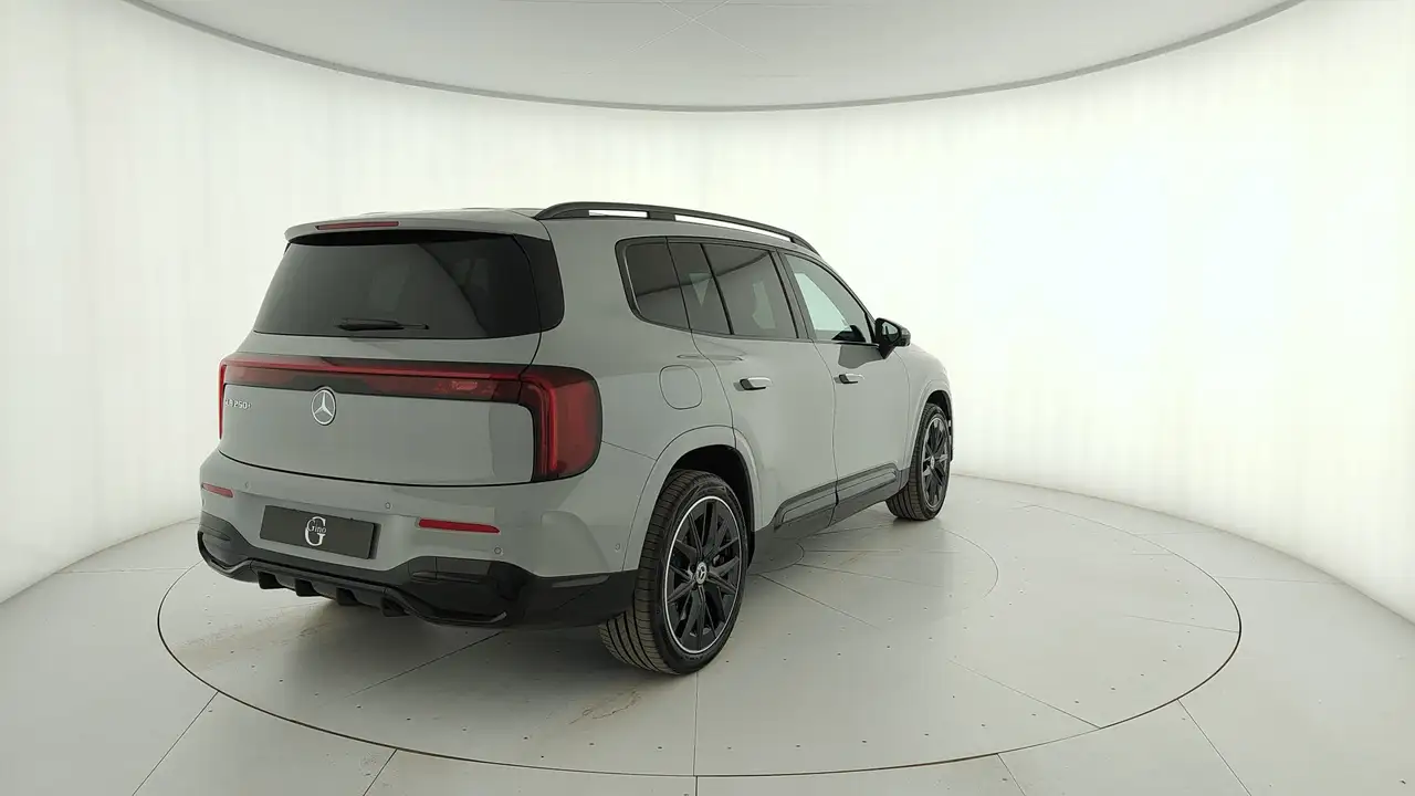 Mercedes-Benz GLB 2026