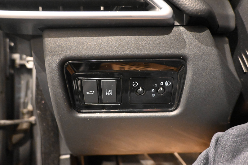Jaguar XE XE 2.0 D E-Performance EURO 6b / CAMERA / GPS NAVIGATION / PDC !! — photo 10