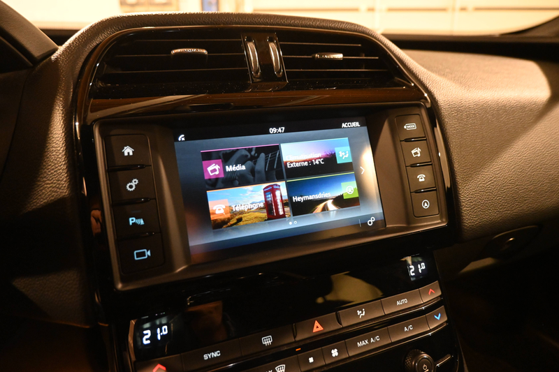 Jaguar XE XE 2.0 D E-Performance EURO 6b / CAMERA / GPS NAVIGATION / PDC !! — photo 15