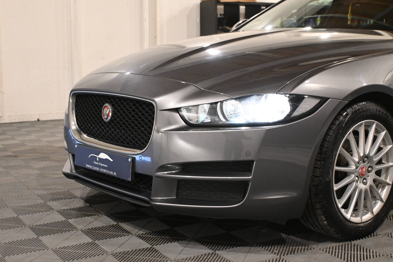 Jaguar XE XE 2.0 D E-Performance EURO 6b / CAMERA / GPS NAVIGATION / PDC !! — photo 4