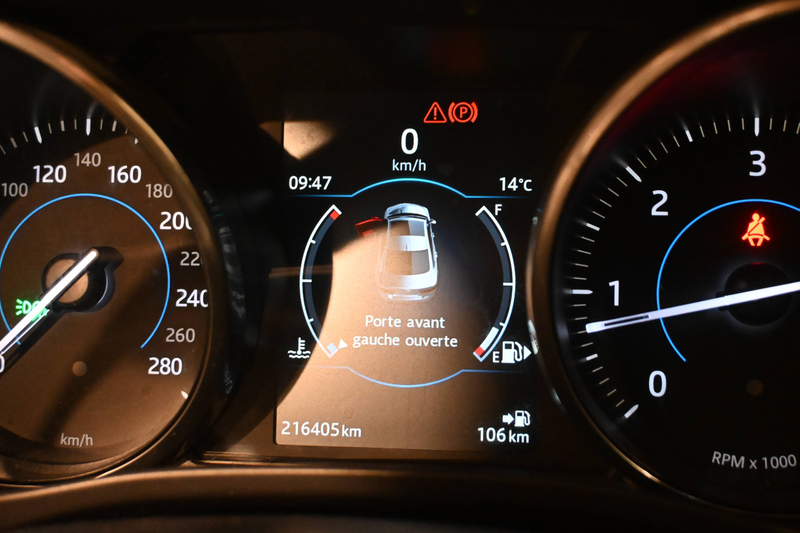 Jaguar XE XE 2.0 D E-Performance EURO 6b / CAMERA / GPS NAVIGATION / PDC !! — photo 12