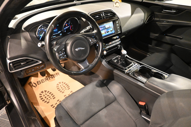 Jaguar XE XE 2.0 D E-Performance EURO 6b / CAMERA / GPS NAVIGATION / PDC !! — photo 13