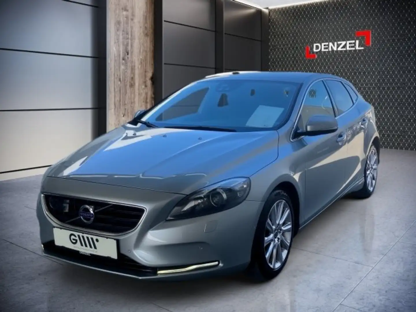 Volvo V40 D3 Momentum Gear Grigio - 2