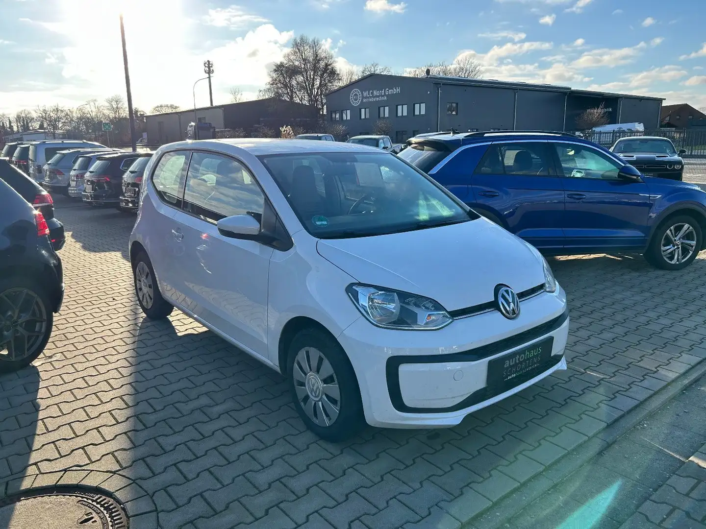 Volkswagen up! 1.0 move up! Klima ZV + Funk Isofix Weiß - 2