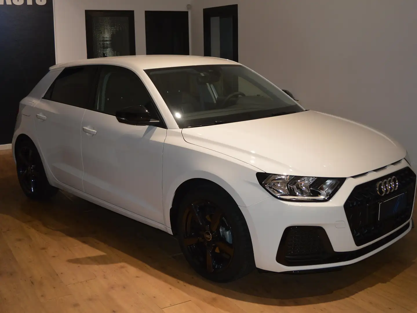 Audi A1 A1 Sportback 25 1.0 tfsi Advanced s-tronic Bianco - 2