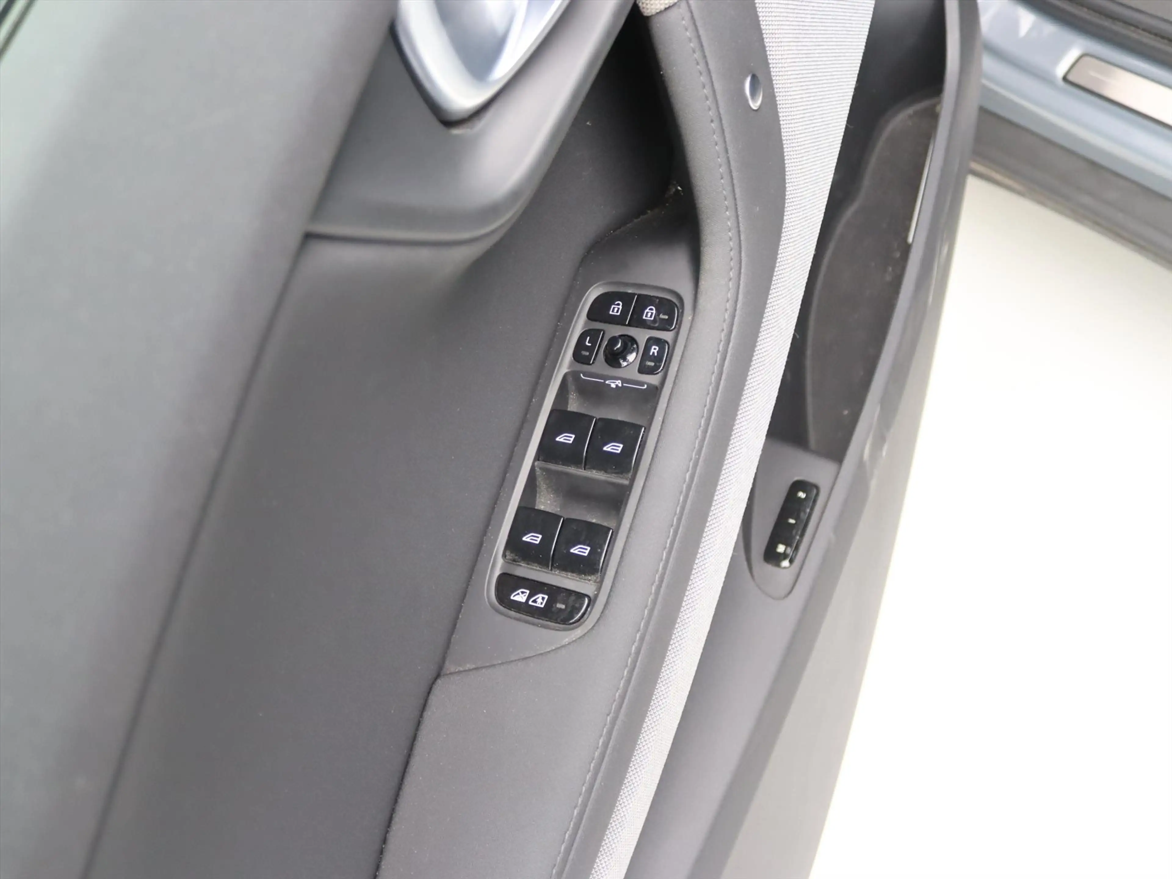 Polestar 2 170kW Long Range Single Motor 92% soH [ CLIMAAT+CR — photo 30