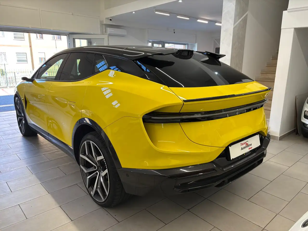 Lotus Eletre 2024
