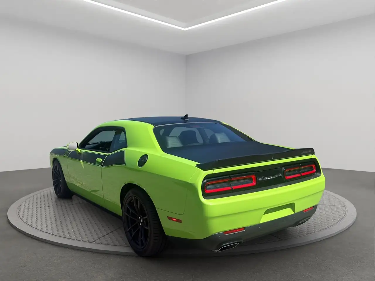 Dodge Challenger снимка Dodge Challenger