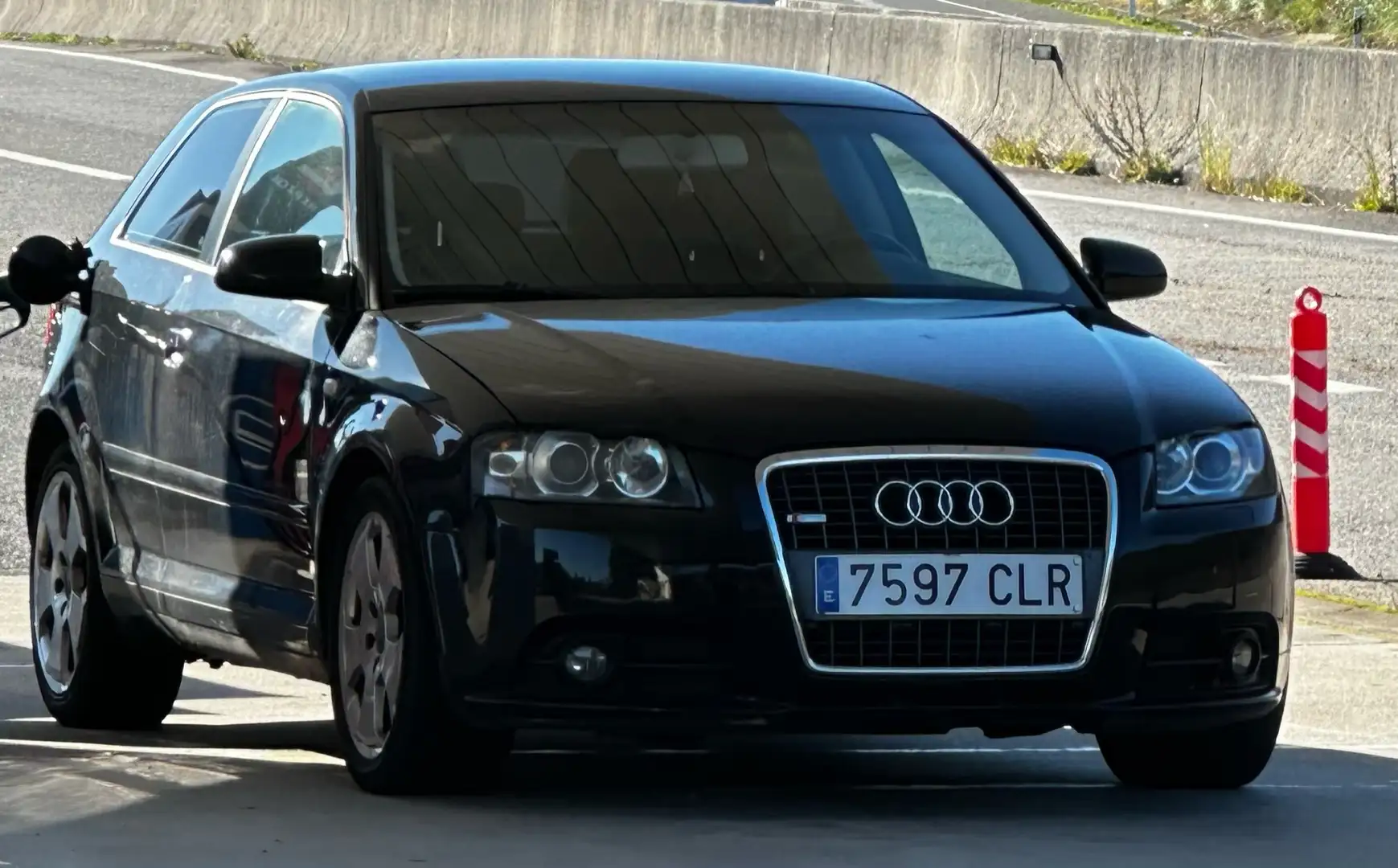 Audi A3 1.8 Ambiente Negro - 1
