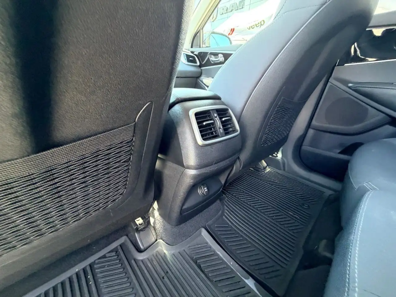 Kia Sorento снимка Kia Sorento