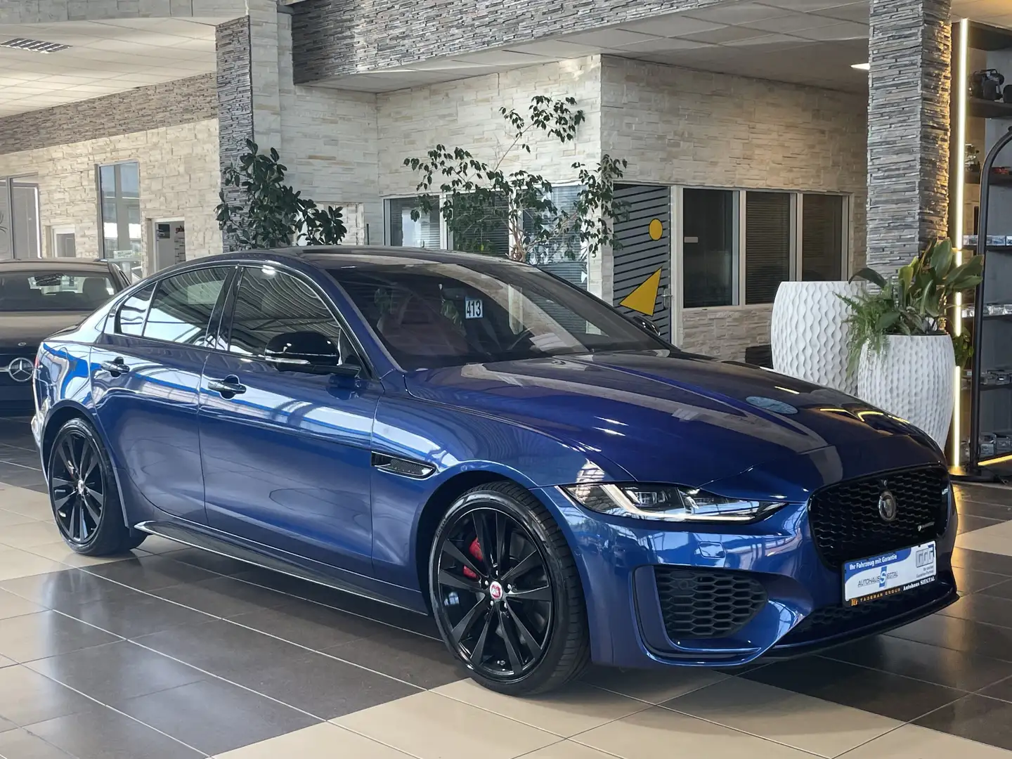 Jaguar XE R-Dynamic Black LED Leder 360°Cam Navi ACC Blau - 1