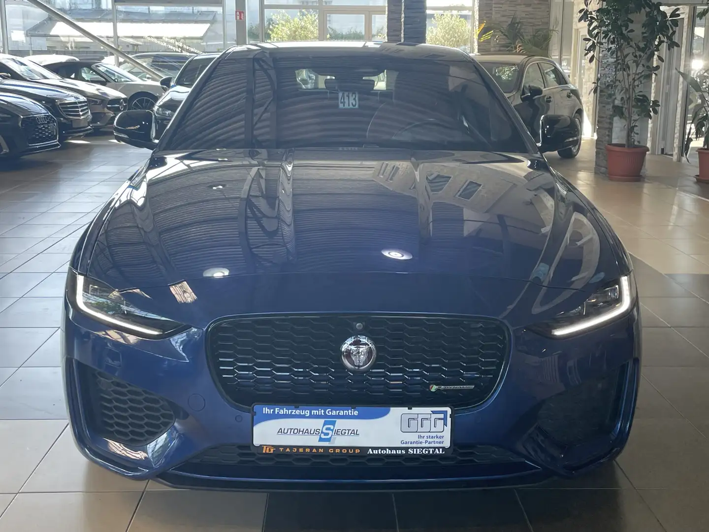 Jaguar XE R-Dynamic Black LED Leder 360°Cam Navi ACC Blau - 2