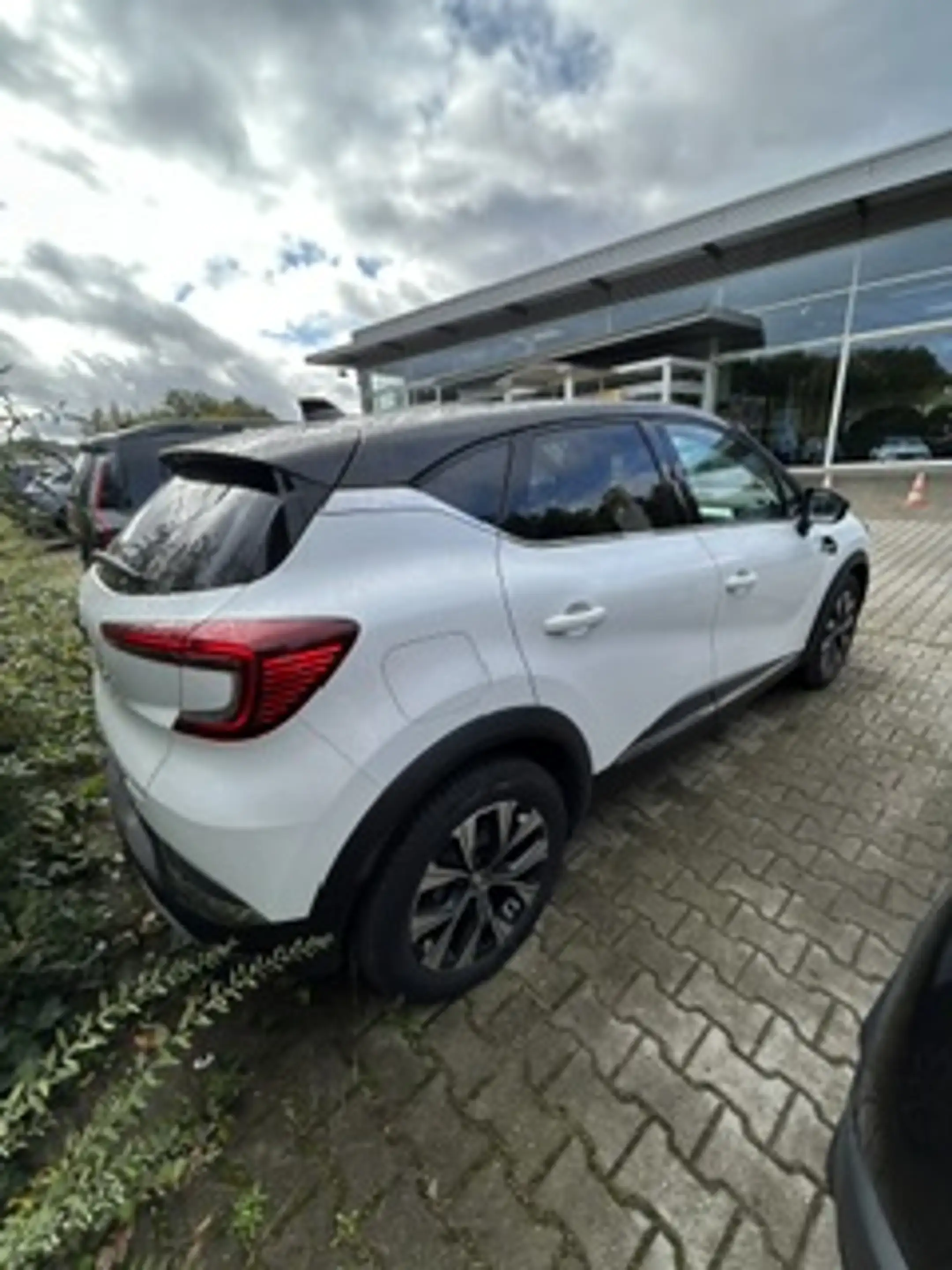 Renault Captur Techno TCe140 AUTOMATIK — photo 3