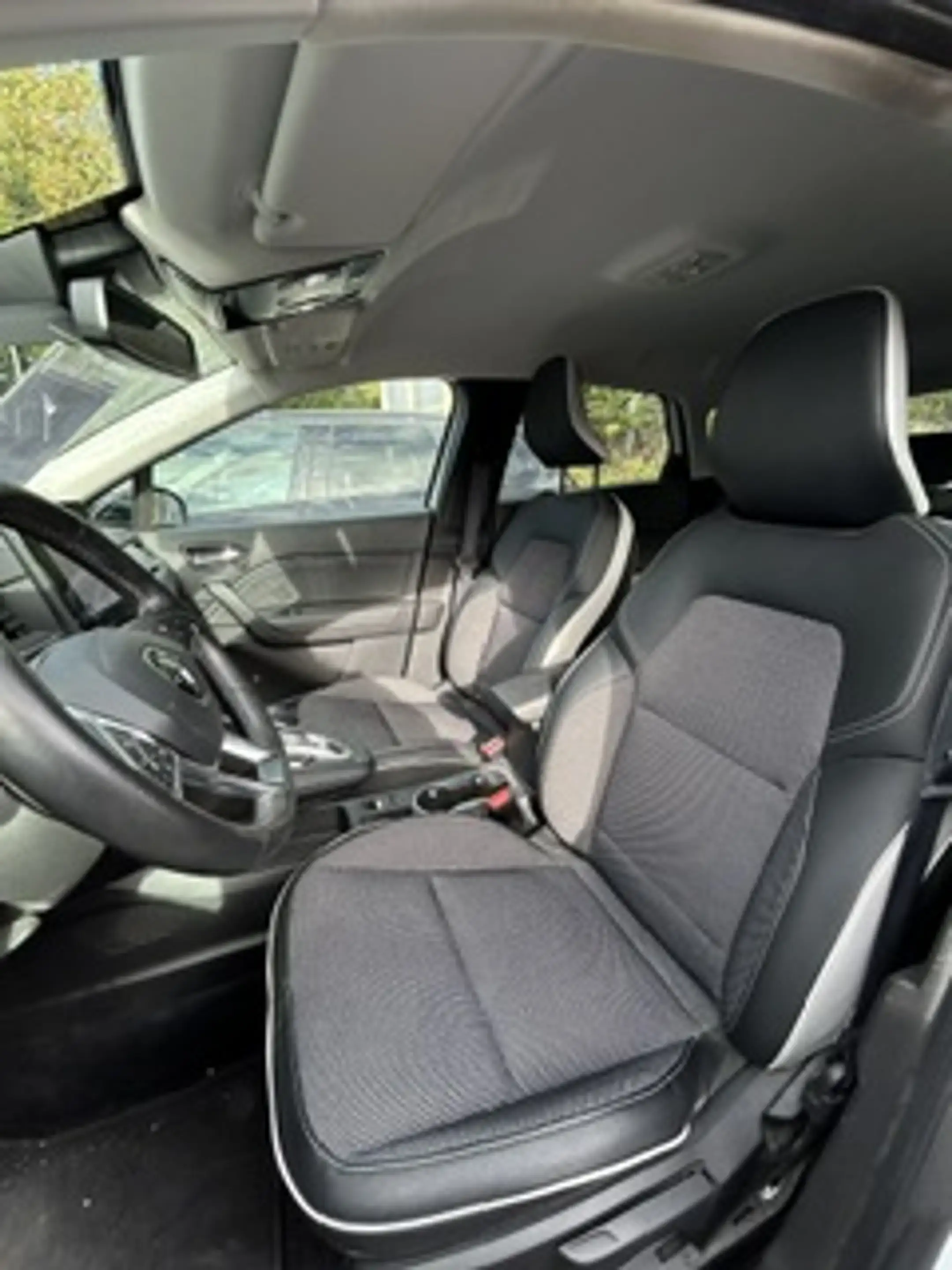 Renault Captur Techno TCe140 AUTOMATIK — photo 9