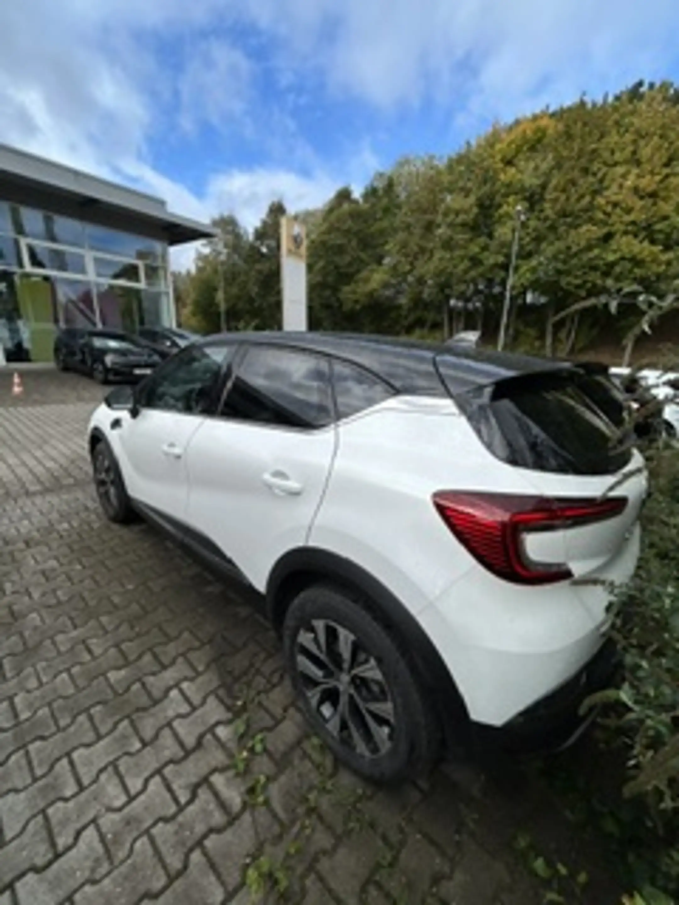 Renault Captur Techno TCe140 AUTOMATIK — photo 4