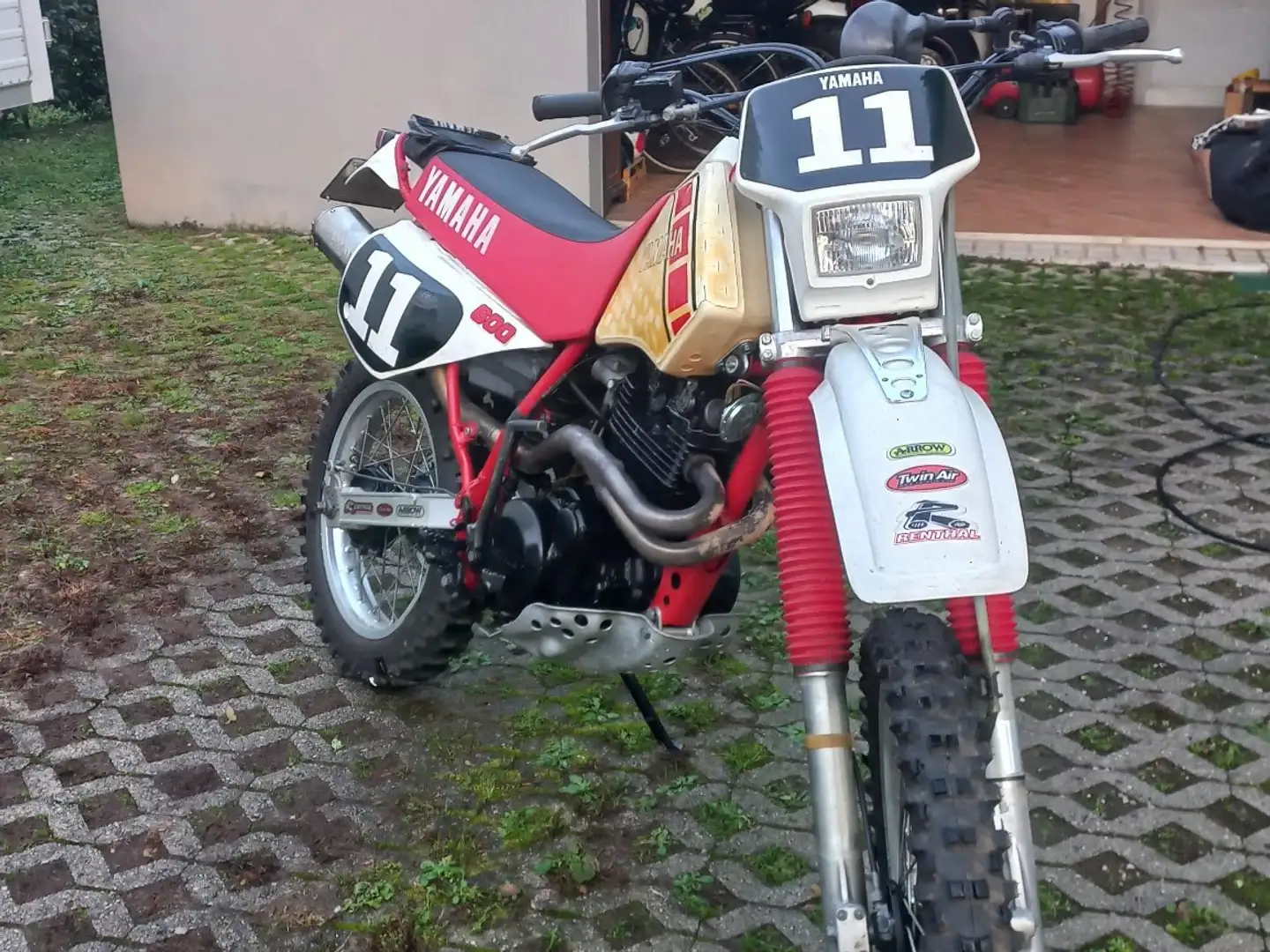 Yamaha TT 600 Rosso - 1