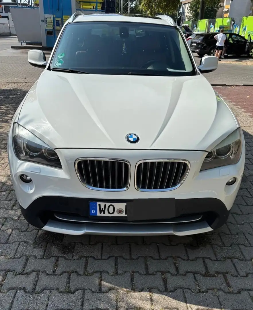 BMW X1 BMW X1 xDrive23d.  | Automatik | Unfallfrei Weiß - 2