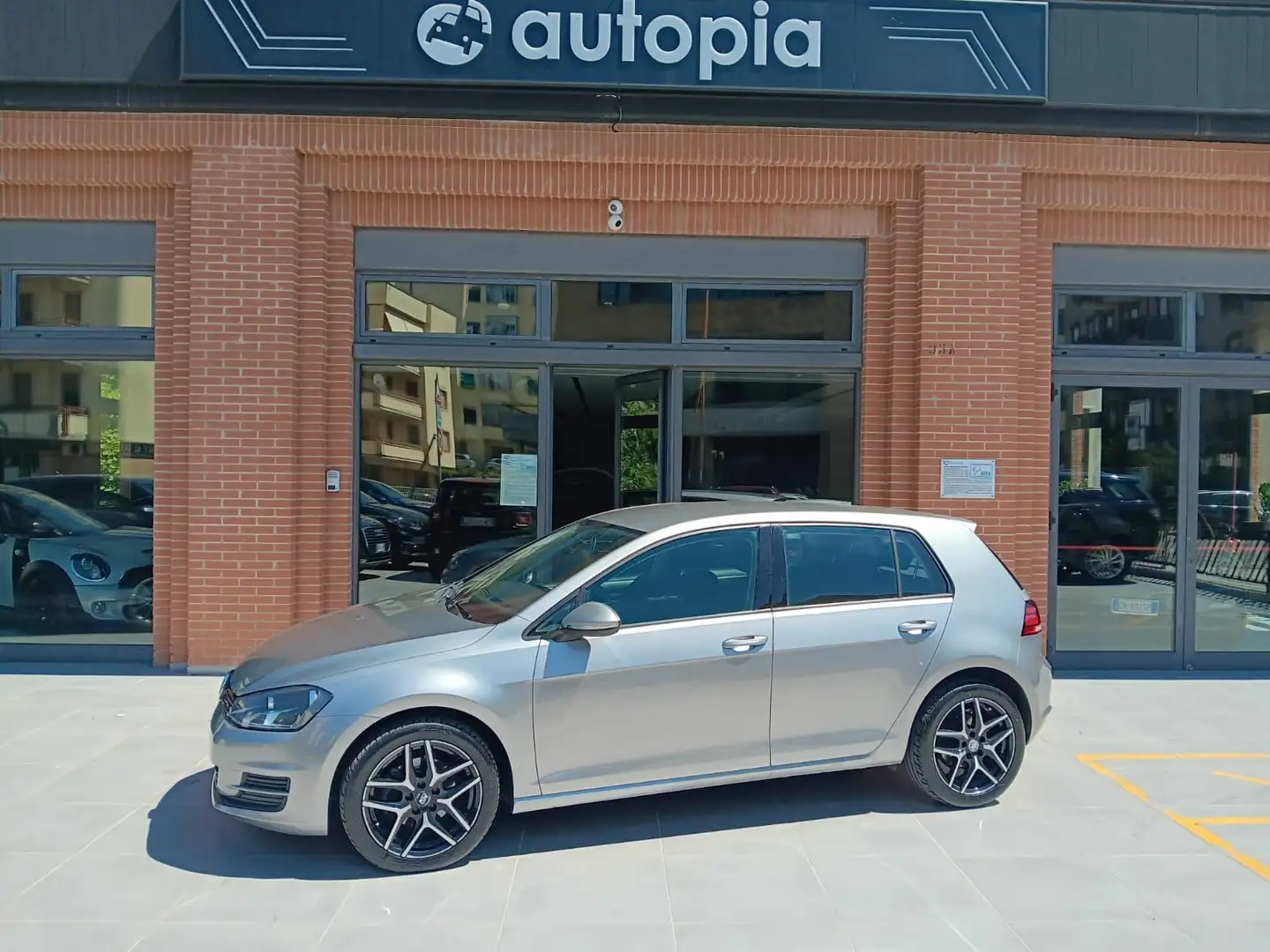 Volkswagen Golf VII 2013 5p 1.6 tdi Highline Gris - 1