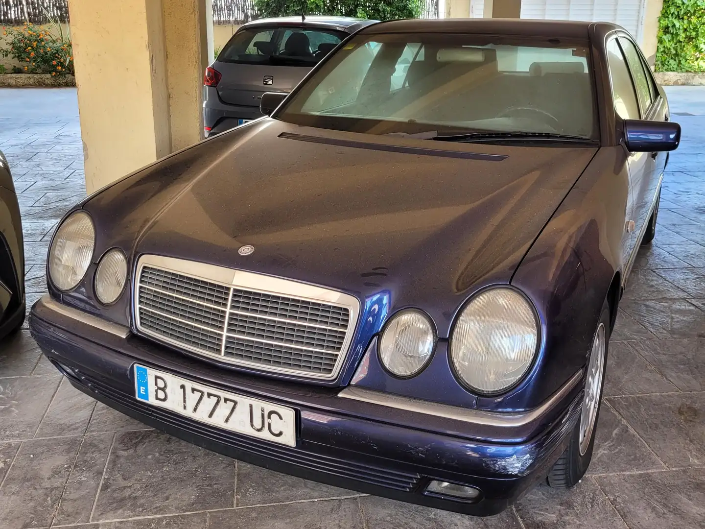 Mercedes-Benz E 200 E 200 Elegance Elegance Синій - 1