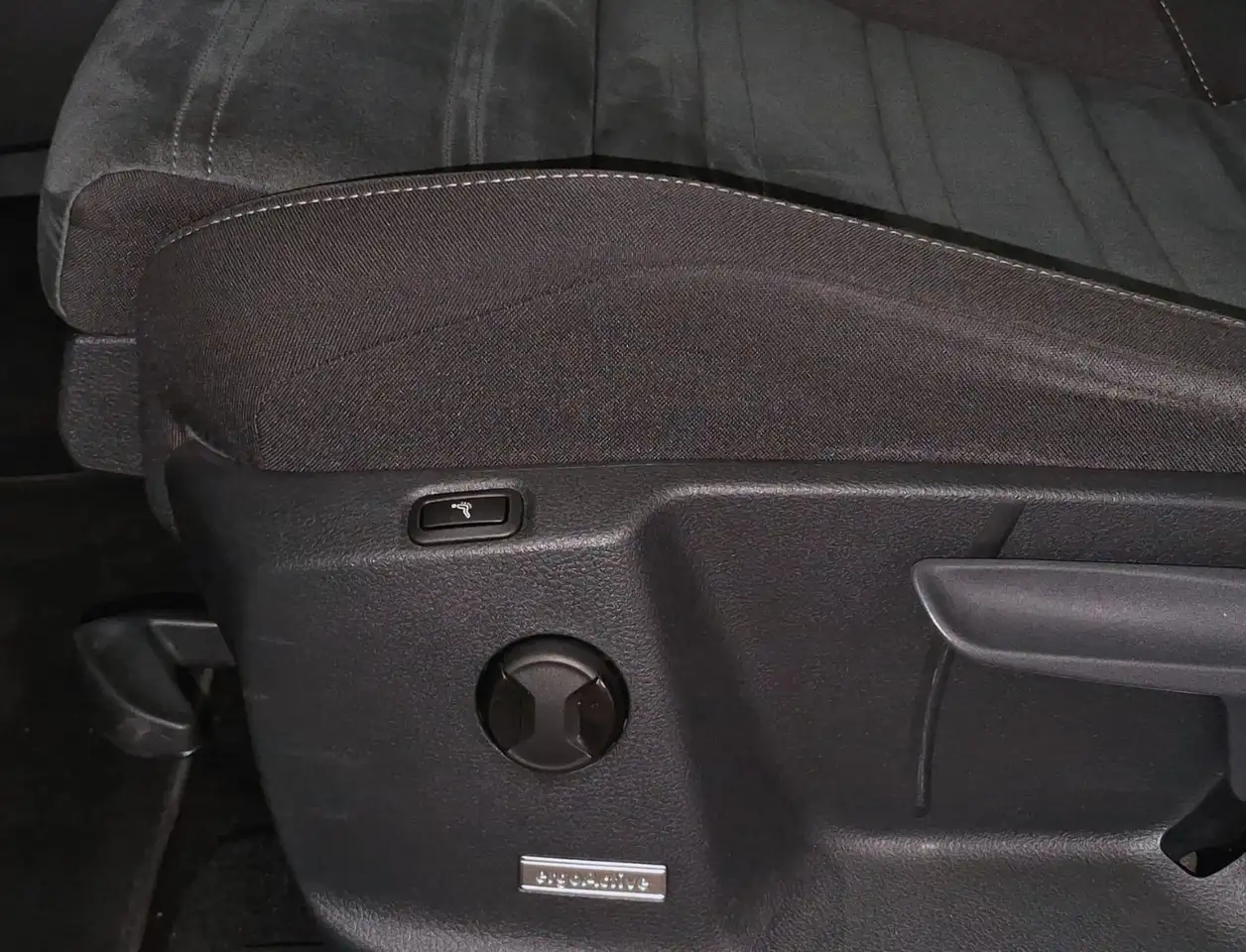 Volkswagen Touran 2.0 TDI Comf,1.Hand,Navi,ACC,AHK,7-Sitzer, миниатюра 12