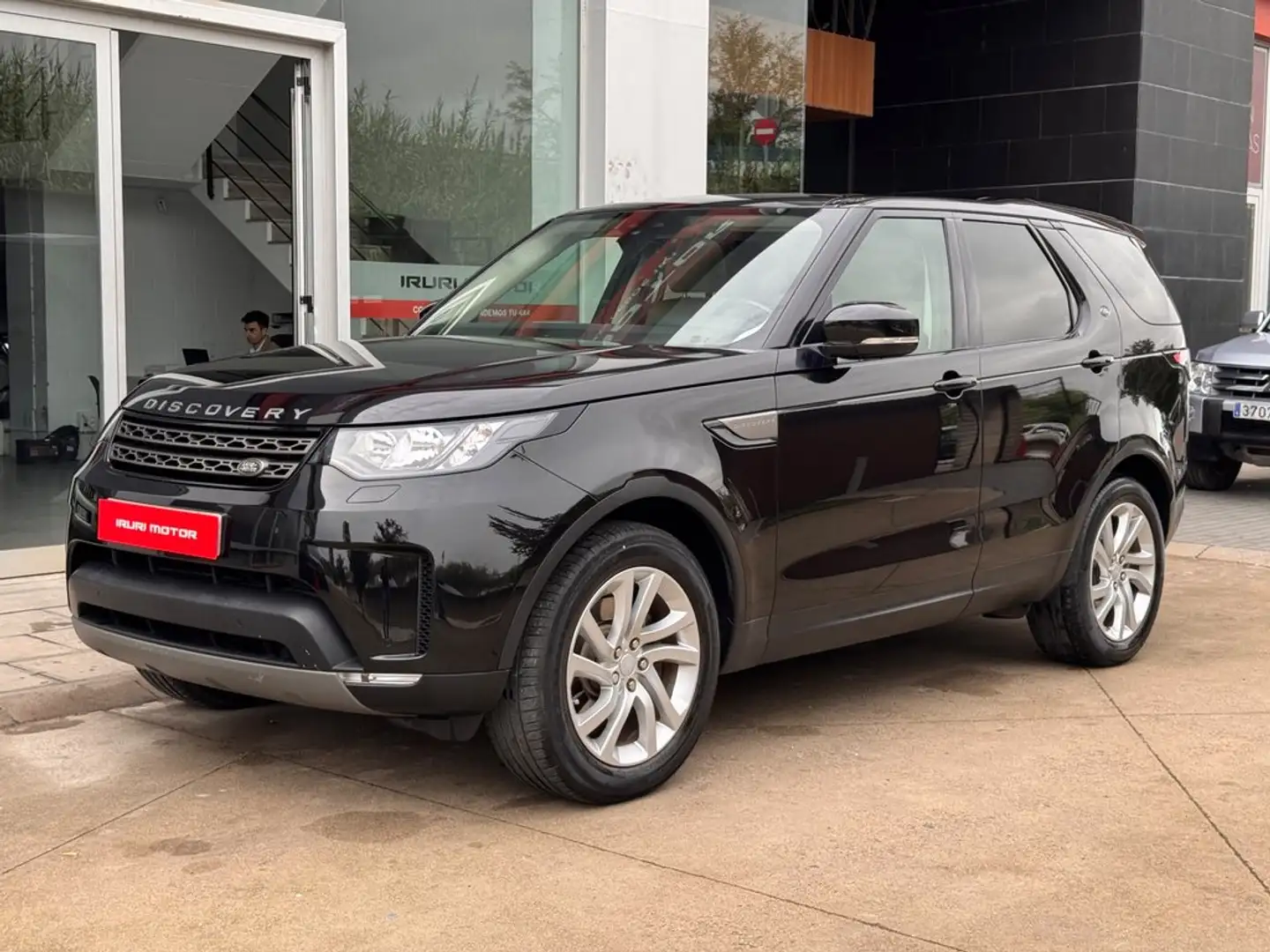 Land Rover Discovery 3.0 Si6 SE Aut. Negro - 2