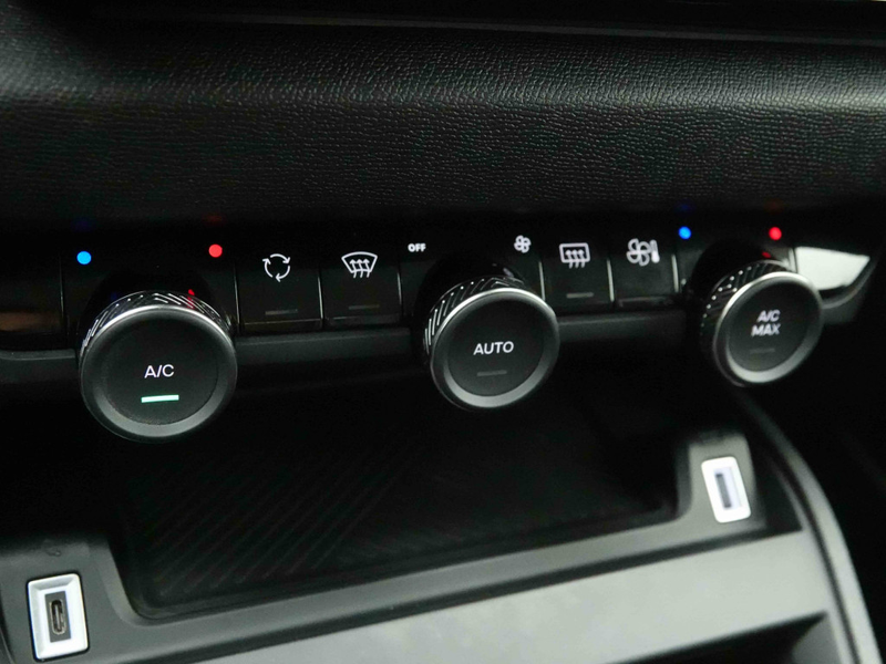 Citroen C4 X 1.2 T 130 AUT MAX | GPS | Camera | Alu18 — photo 15