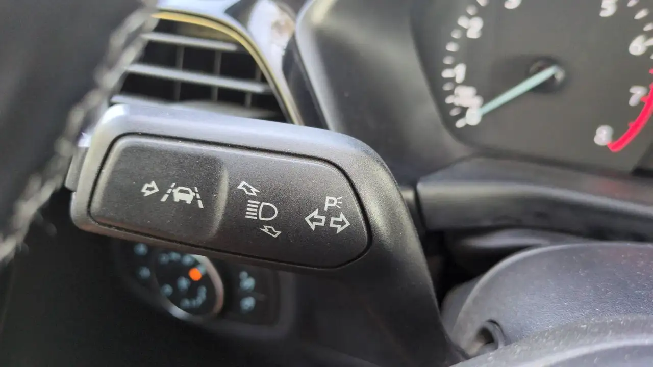 Ford Fiesta 5 portes — photo 22