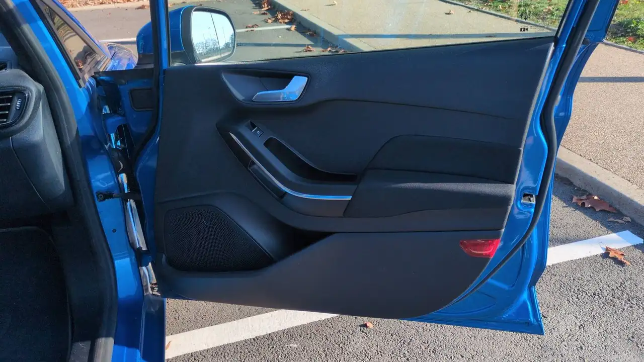 Ford Fiesta 5 portes — photo 24