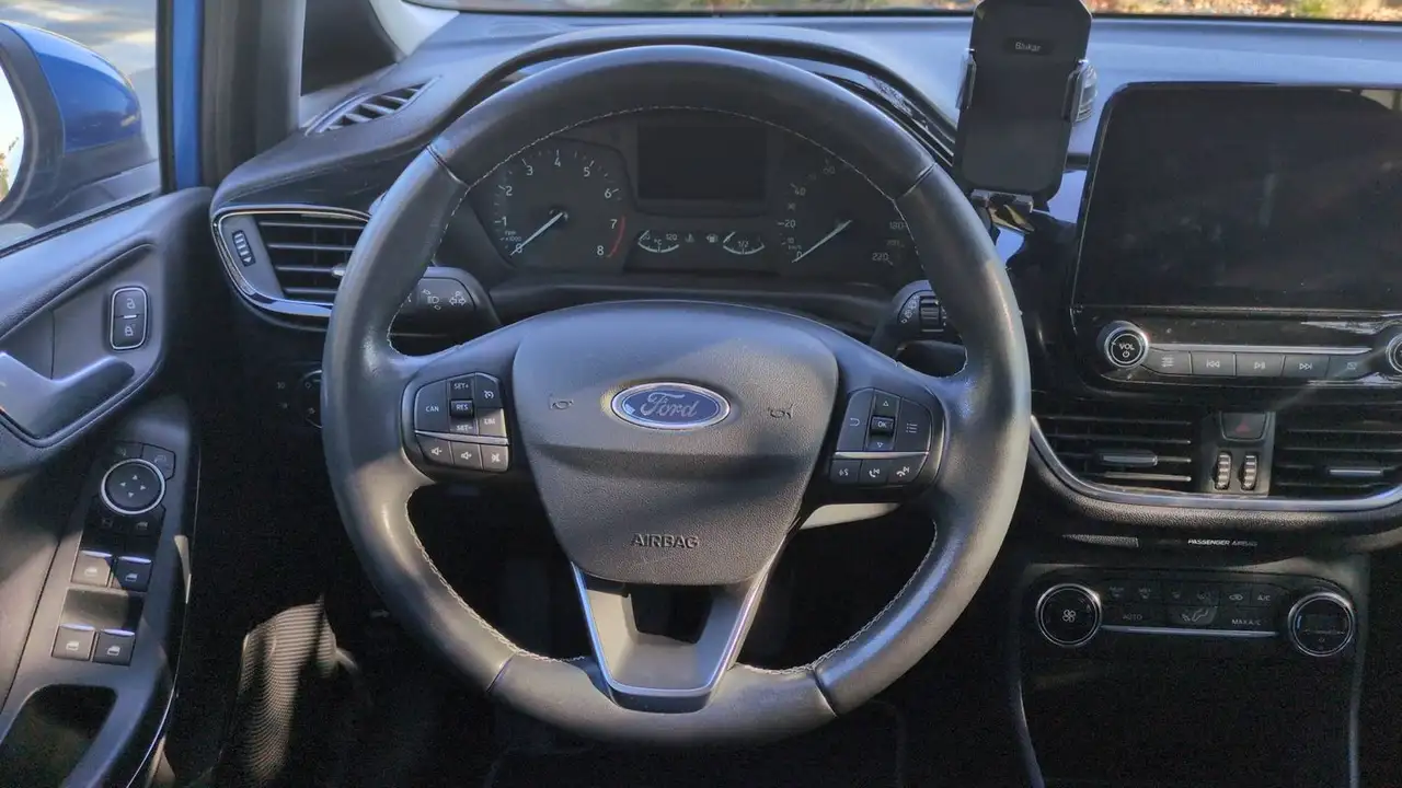 Ford Fiesta 5 portes — photo 23