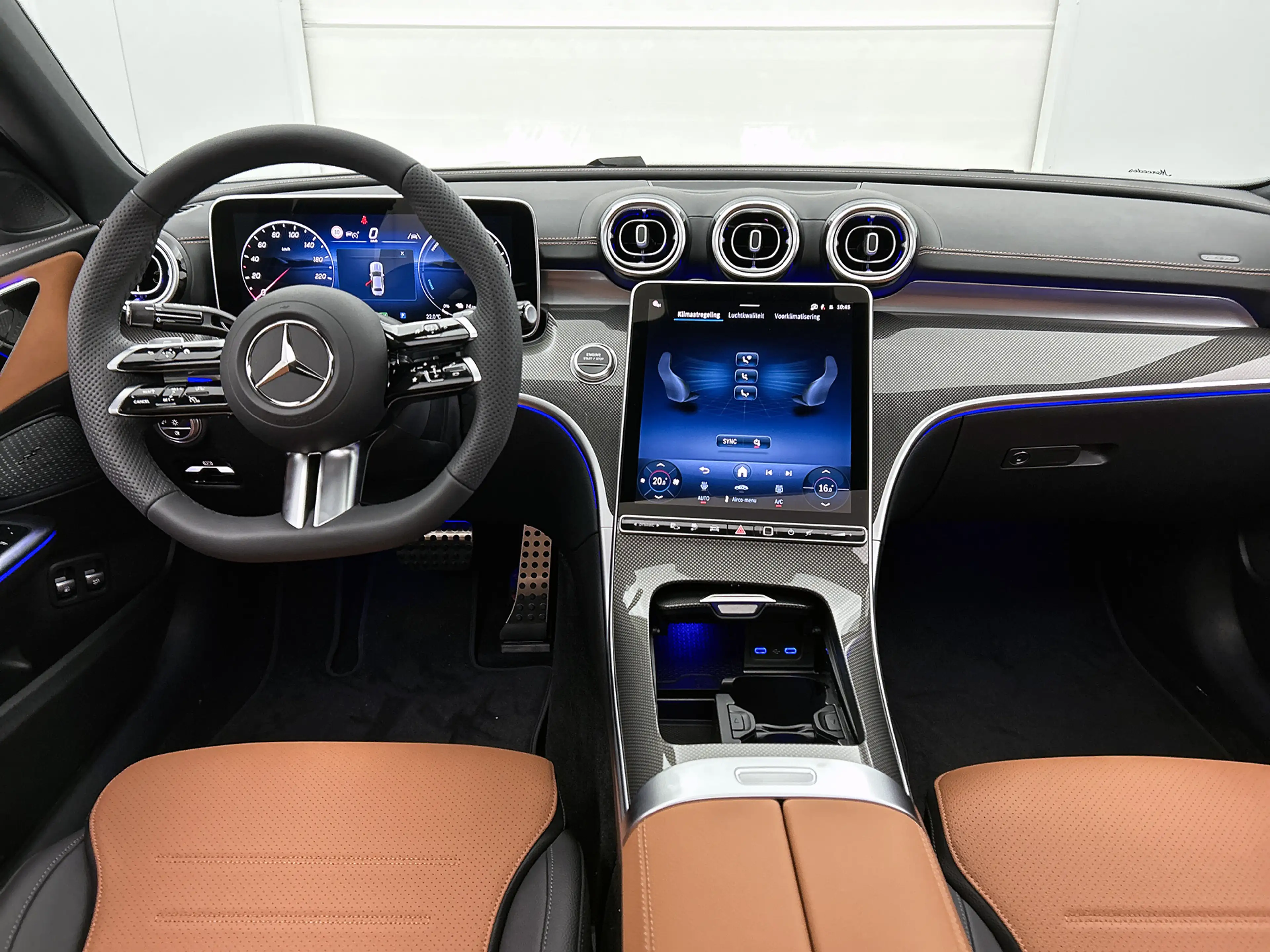 Mercedes-Benz C 300 e 140 Years Edition |  Comfortpakket Plus | Nightp — photo 4