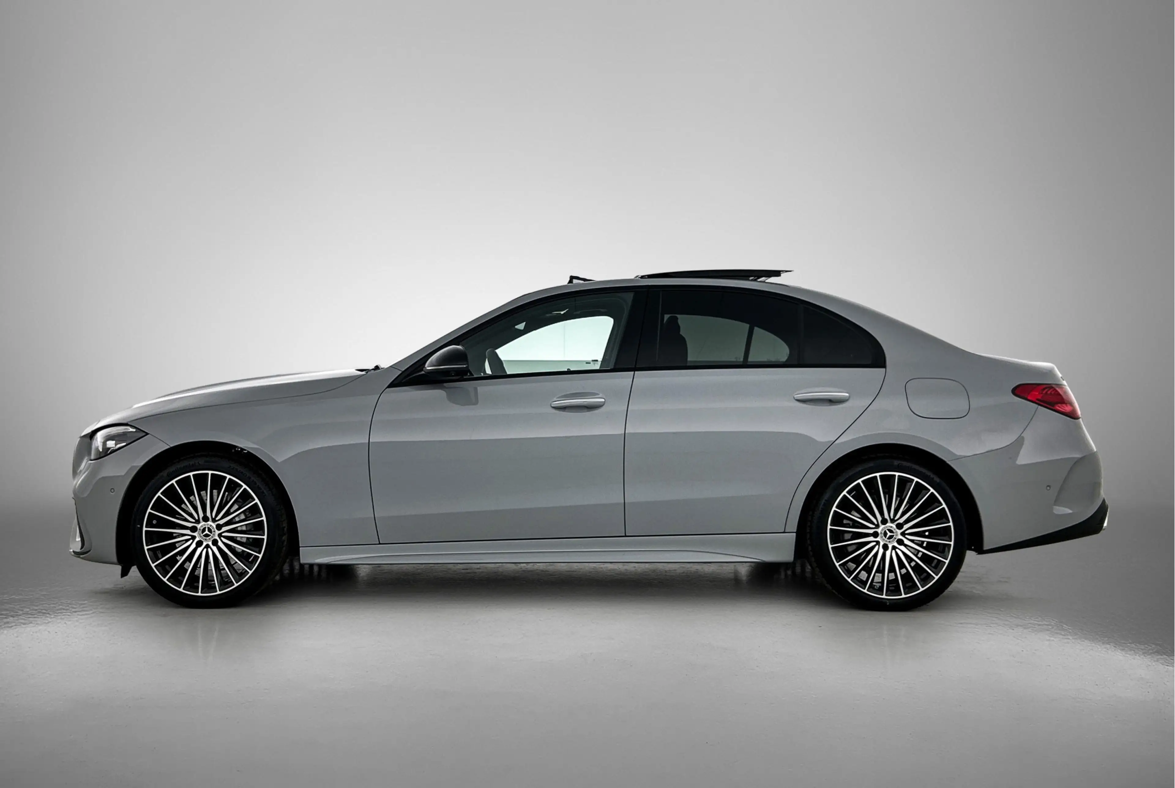 Mercedes-Benz C 300 e 140 Years Edition |  Comfortpakket Plus | Nightp — photo 3
