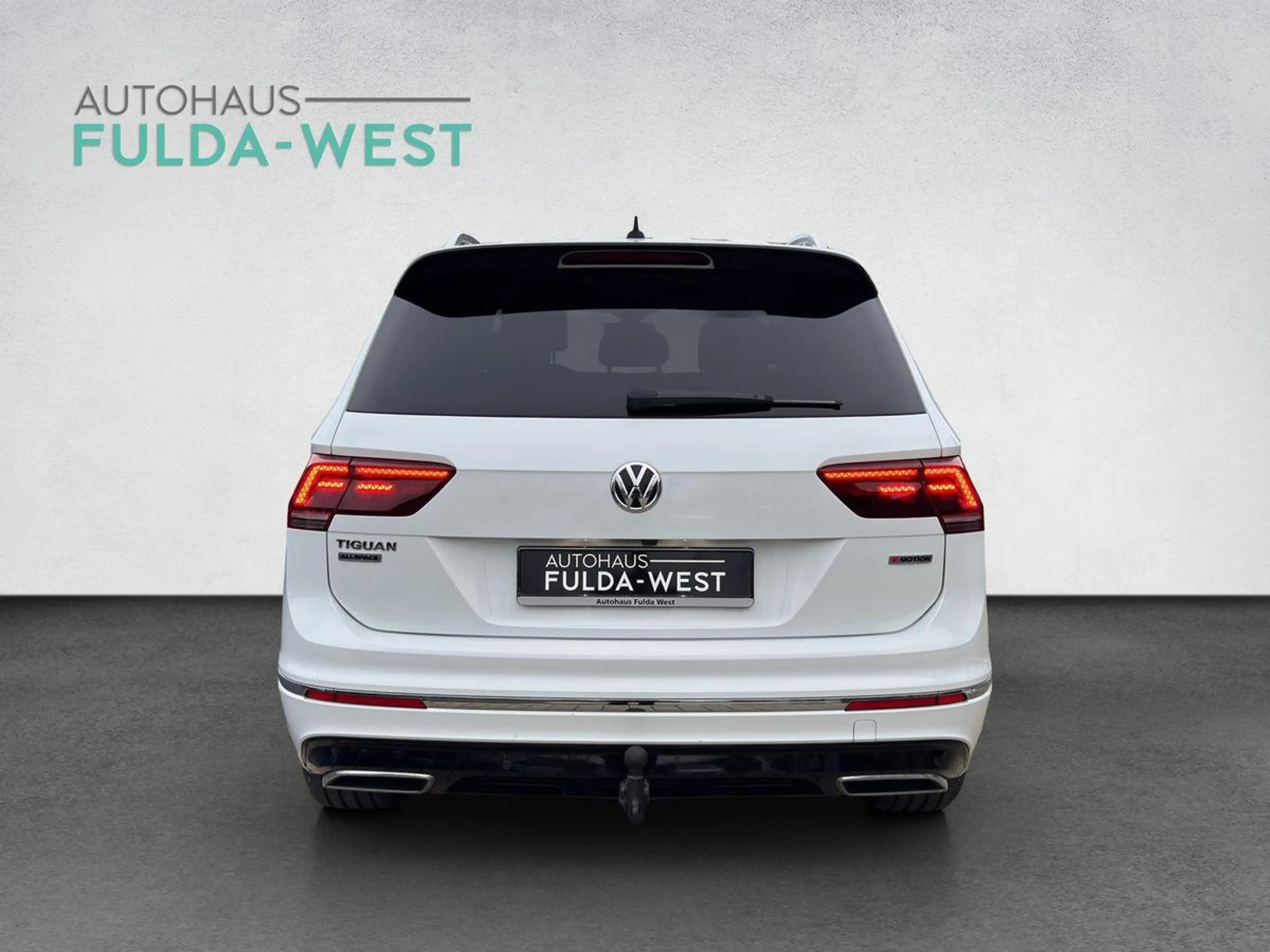 Volkswagen Tiguan Allspace 2.0TDI DSG 4M R Line 7Sitze AHK — photo 7