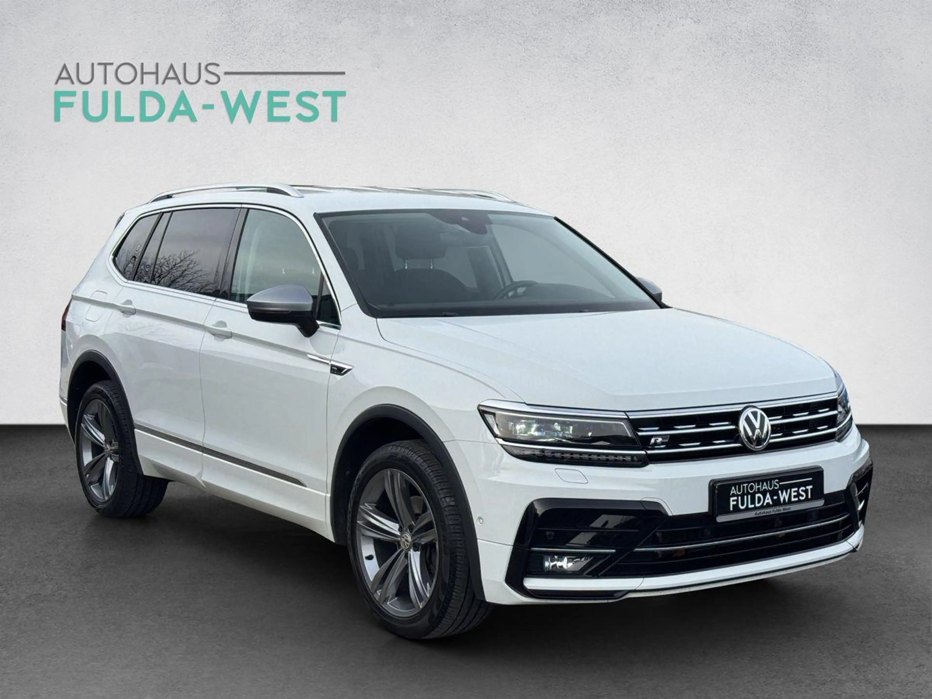 Volkswagen Tiguan Allspace 2.0TDI DSG 4M R Line 7Sitze AHK — photo 2