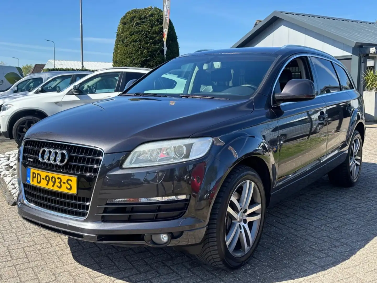 Audi Q7 4.2 V8 Quattro Youngtimer 7-Persoons Trekhaak Gris - 1
