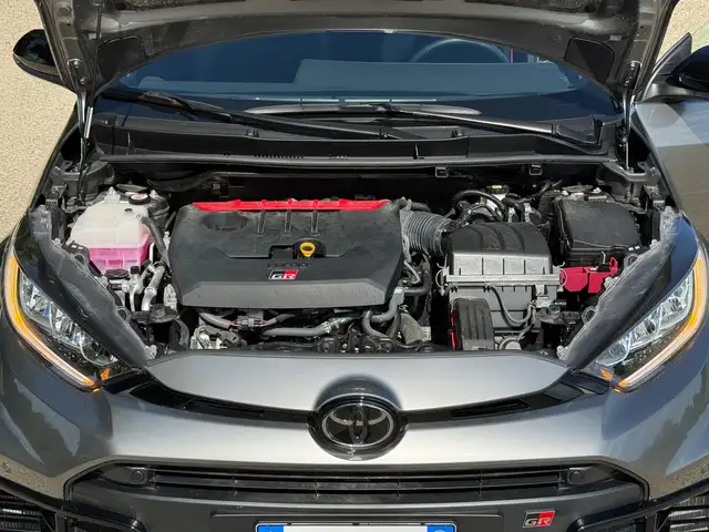 Toyota Yaris view 11