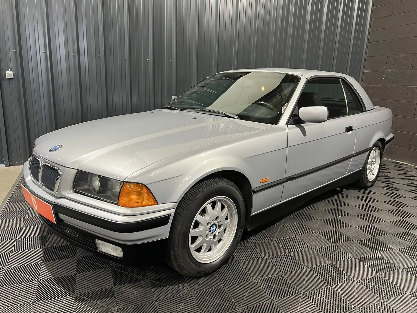 BMW 318 III  (E36) 318i Worldline CABRIOLET Gris - 2