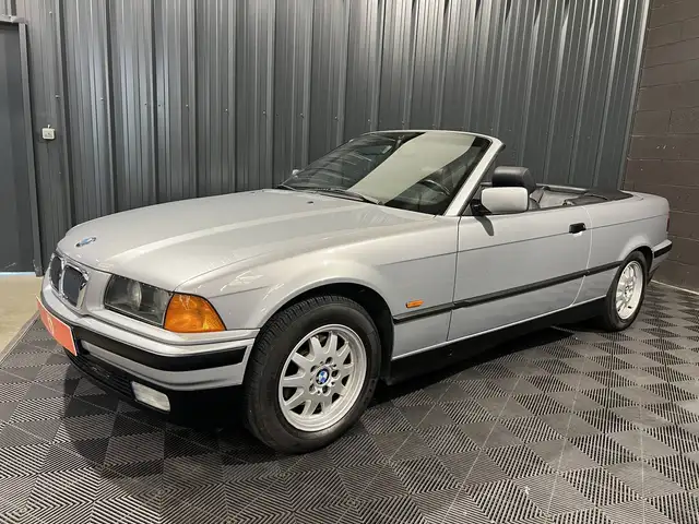 BMW 318 III  (E36) 318i Worldline CABRIOLET