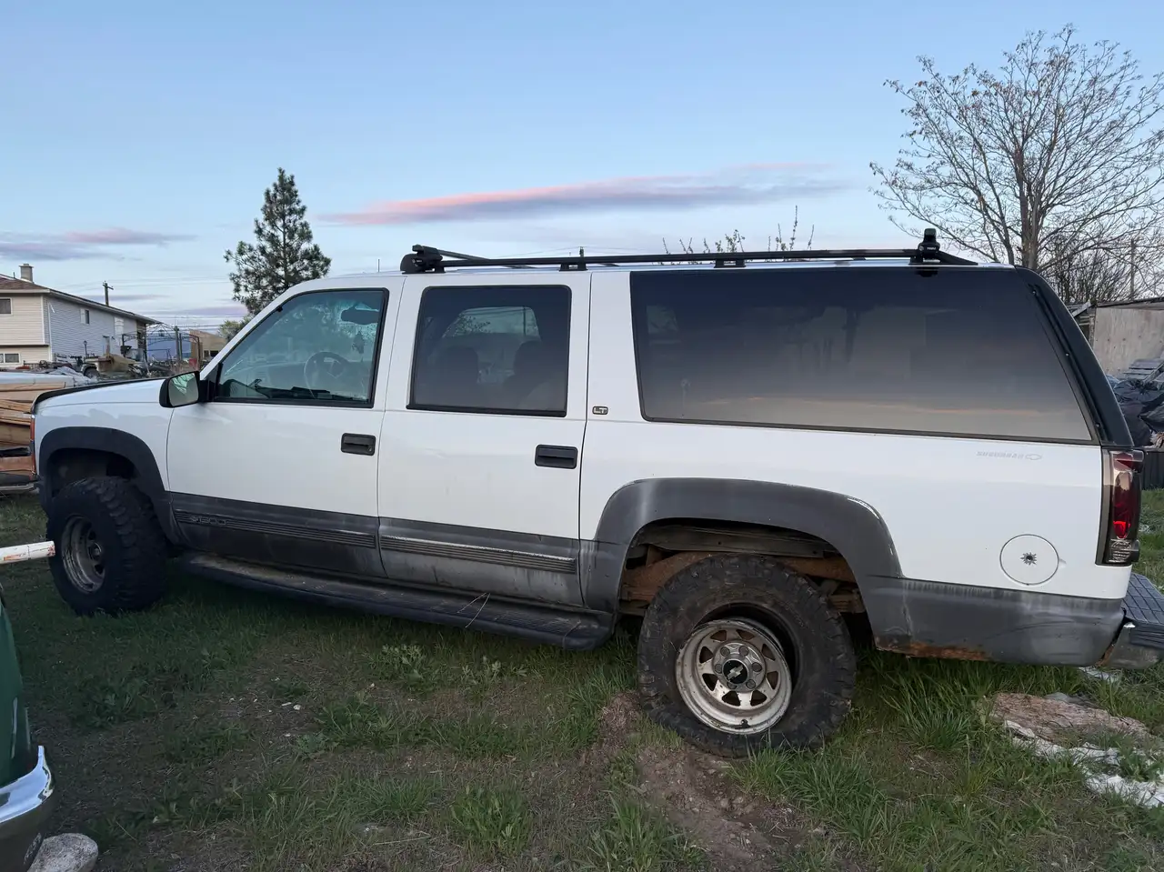 Chevrolet Suburban снимка Chevrolet Suburban