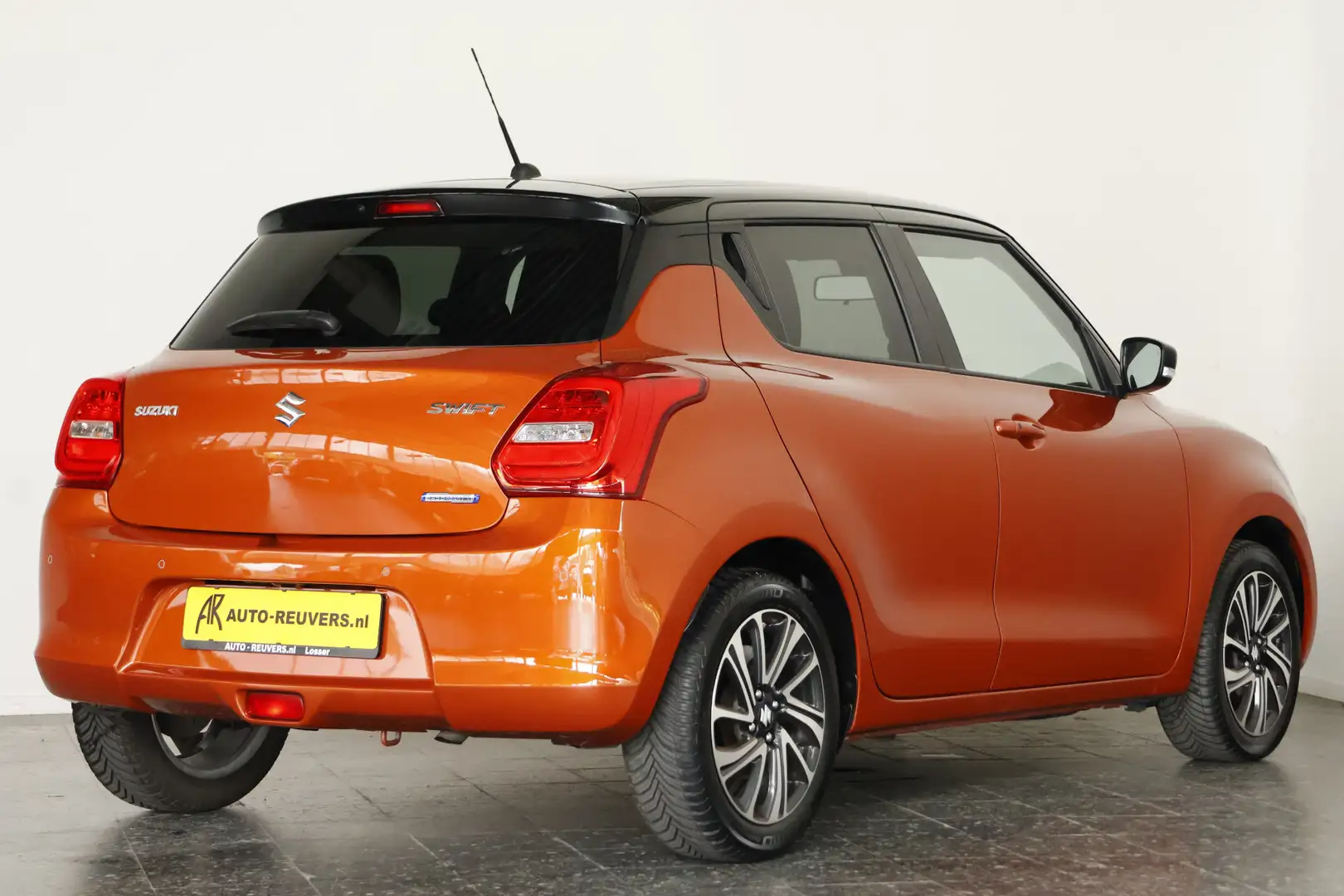 Suzuki Swift 1.2 Select / LED / Navi / Carplay / Clima / ACC / Oranje - 2