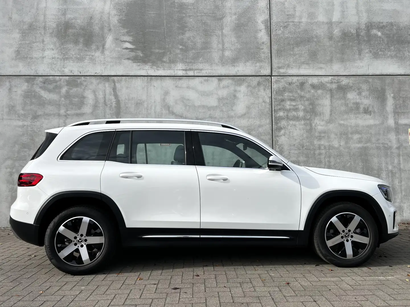 Mercedes-Benz GLB 180 Luxury Line | Widescreen | Smartphone Integratie | Blanc - 2