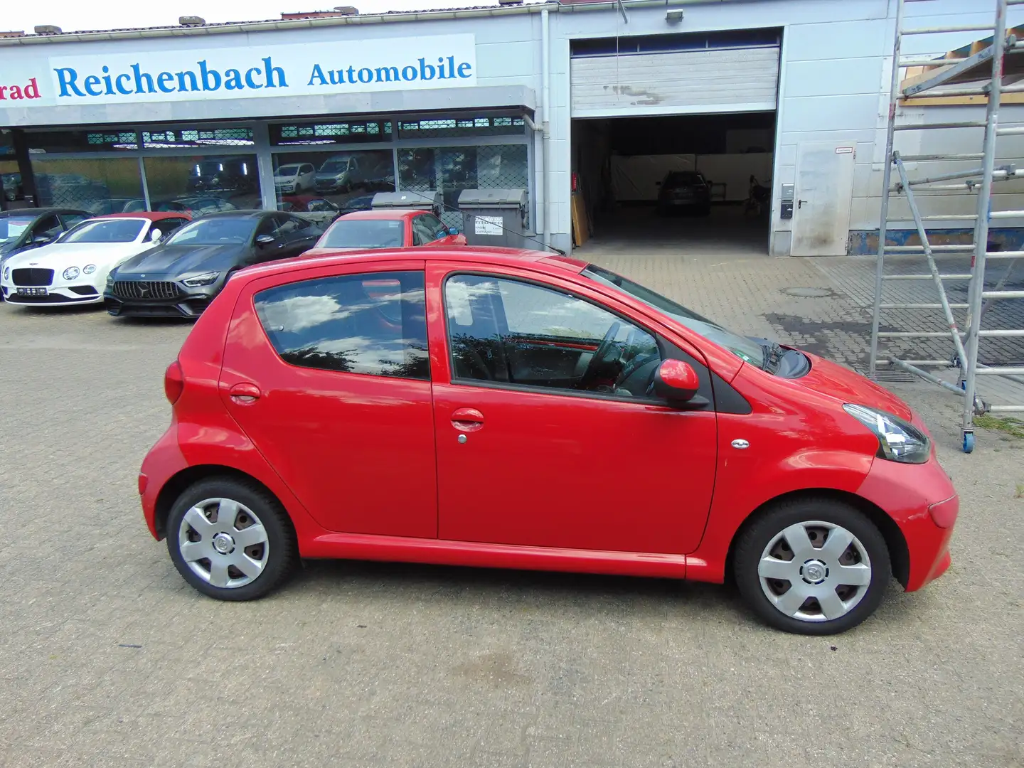 Toyota Aygo Cool Red - 1