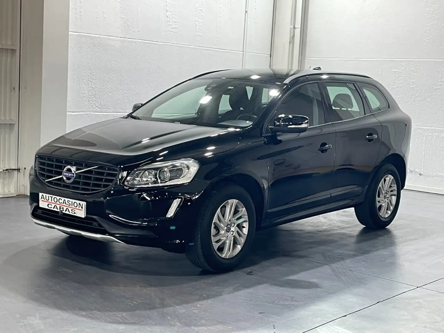 Volvo XC60 2.0 D3 Momentum Bleu - 1