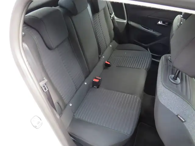 Peugeot 208 view 15